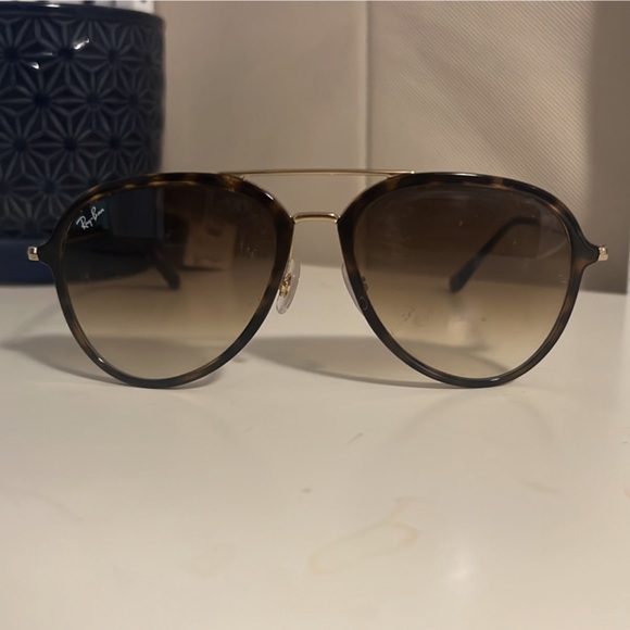 Ray- Ban RB4253 Sunglasses - Picture 1 of 4